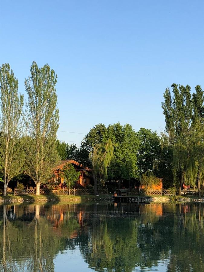 Chalet B&B Laghetti Martina Crevalcore 外观 照片